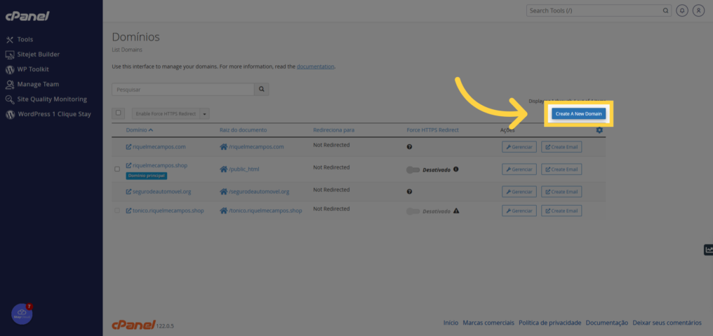 Imagem da tela de gerenciamento de Domínios no cPanel, mostrando o botão para 'Criar Novo Domínio'.