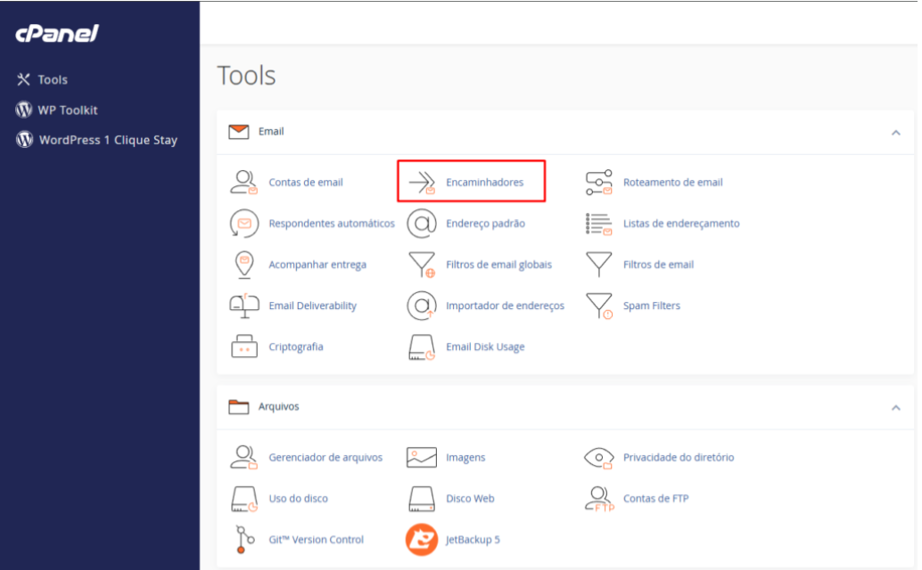 Localizando a ferramenta Redirecionadores na seção de E-mail do cPanel.