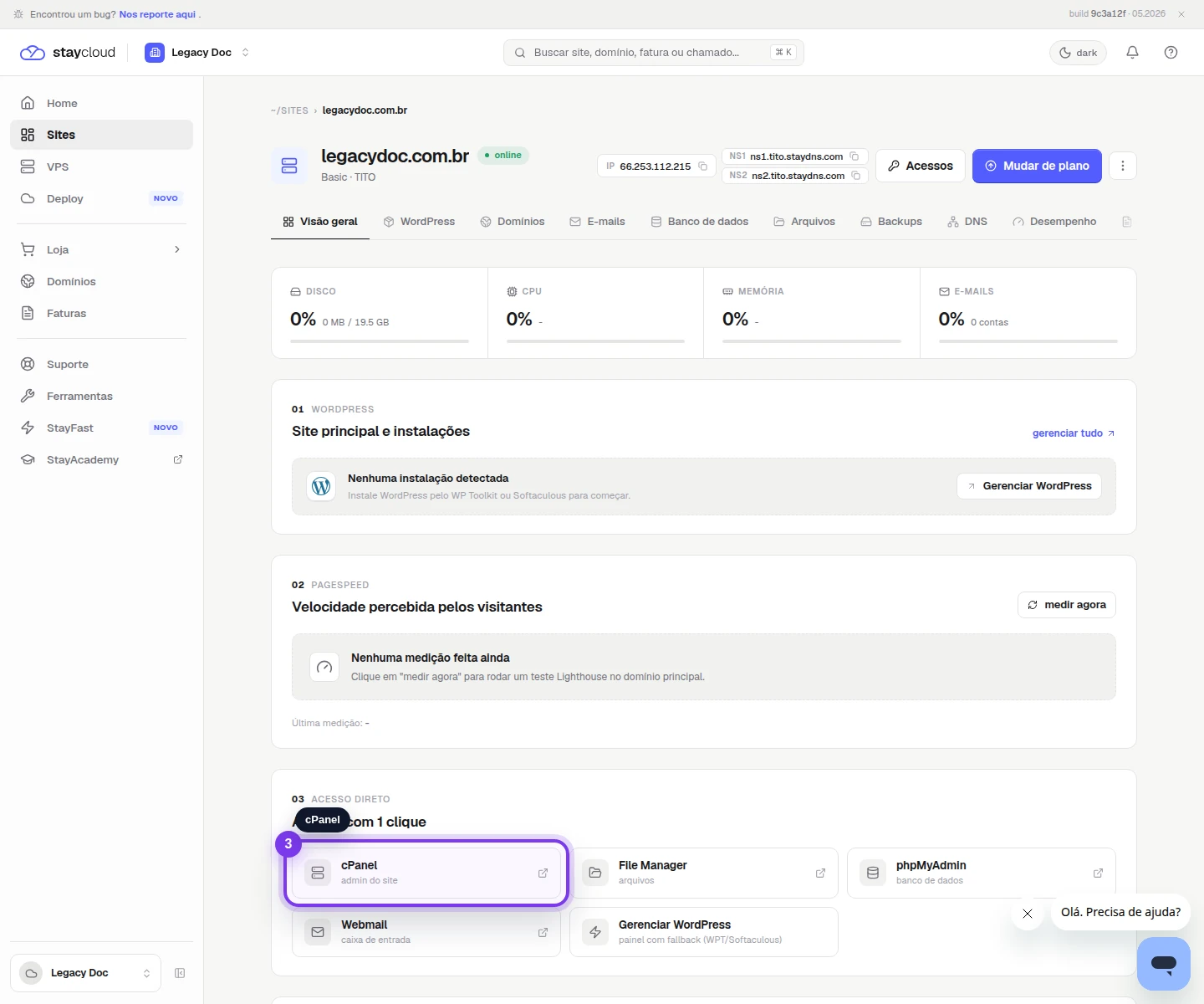 Como acessar o cPanel no painel novo da StayCloud: visão geral da hospedagem com o atalho cPanel destacado na seção Acesso direto