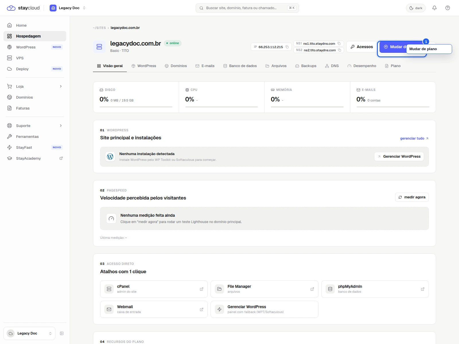 Como fazer upgrade/downgrade no StayPanel: link Mudar de plano no painel da hospedagem