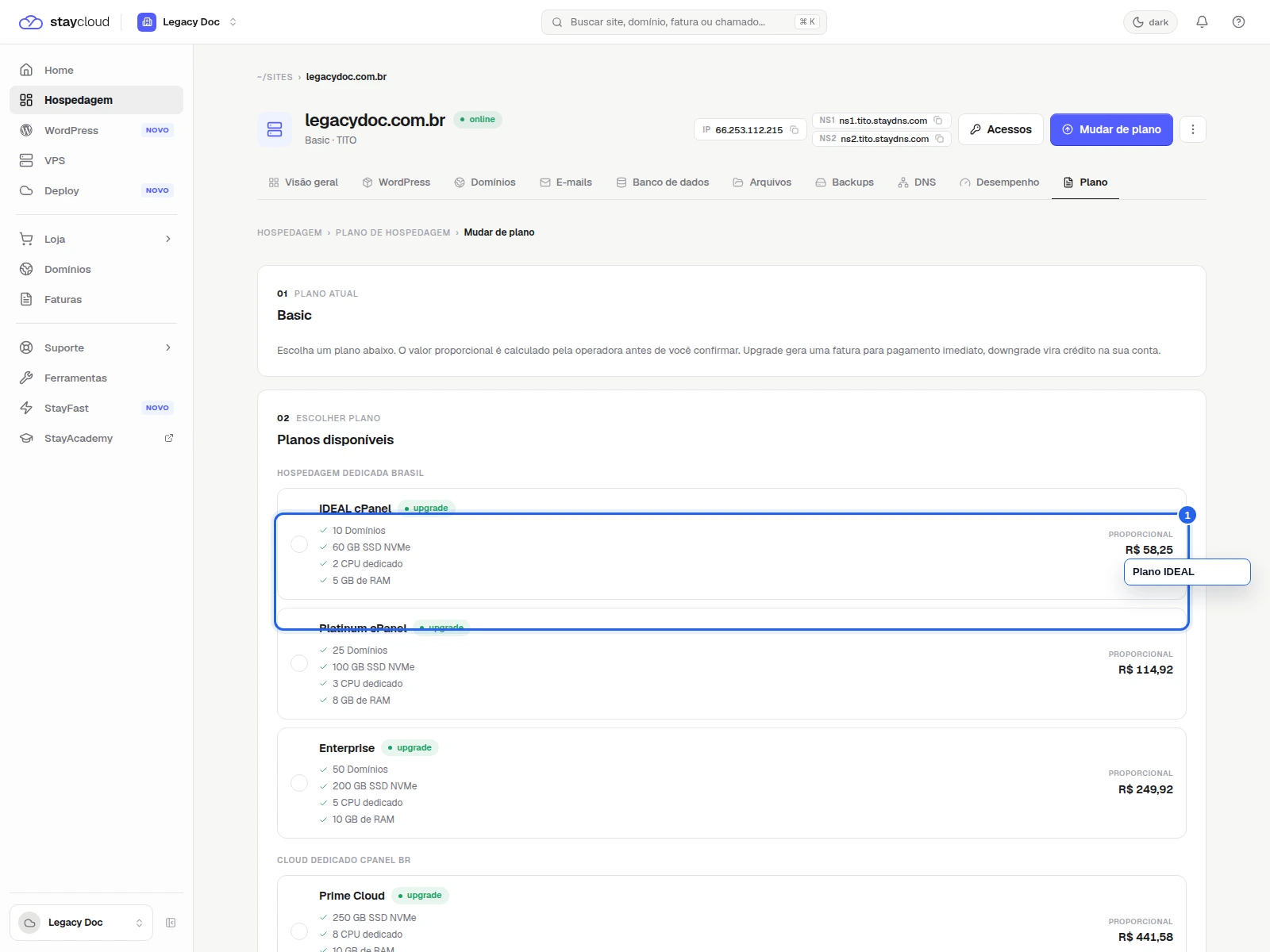 Como fazer upgrade/downgrade no StayPanel: página de mudança de plano com os cards de planos disponíveis